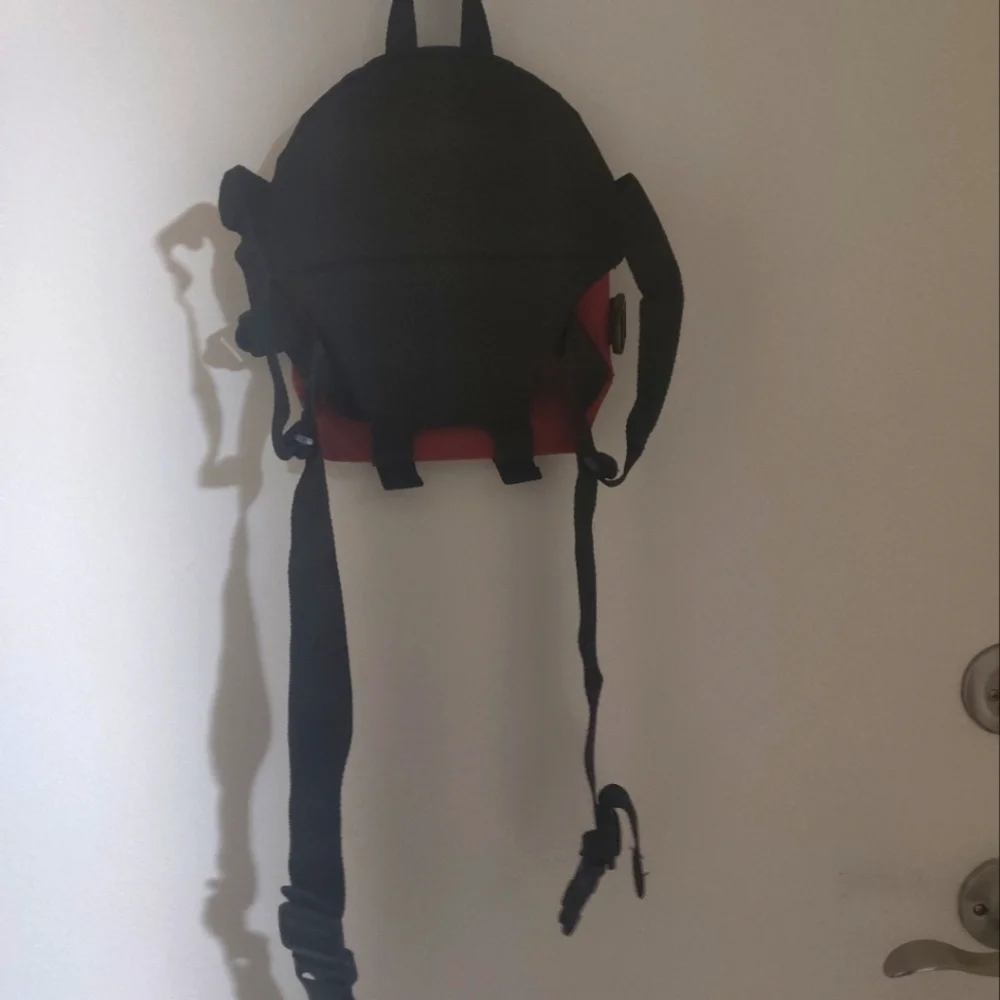 NWOT Coleman Black & Red Youth Biking Sport Hiking backpack Water bottle Holder